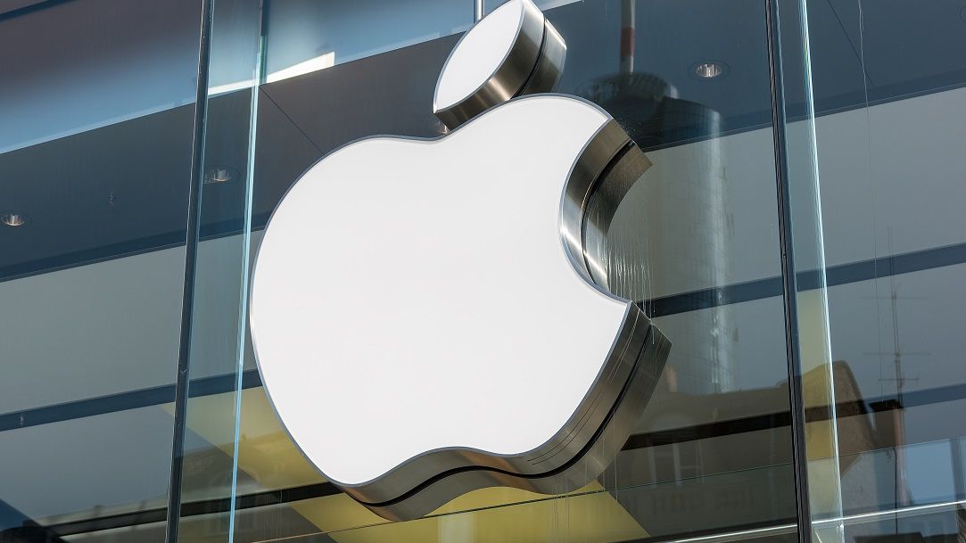 Compania Apple, amendată pentru că vinde iPhone-ul 12 fără încărcător în cutie