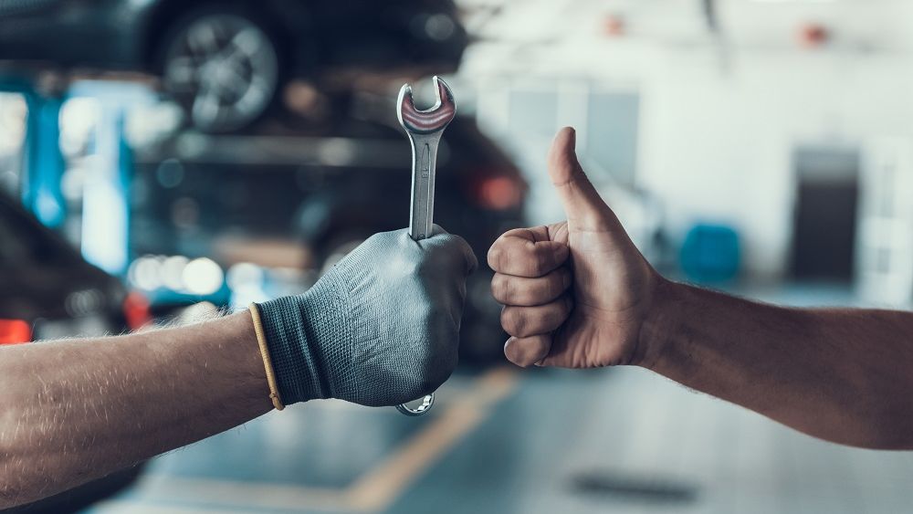 Mașina second hand, un pariu necâștigător, de multe ori. Cum verifici dacă are kilometrajul real sau a fost lovită