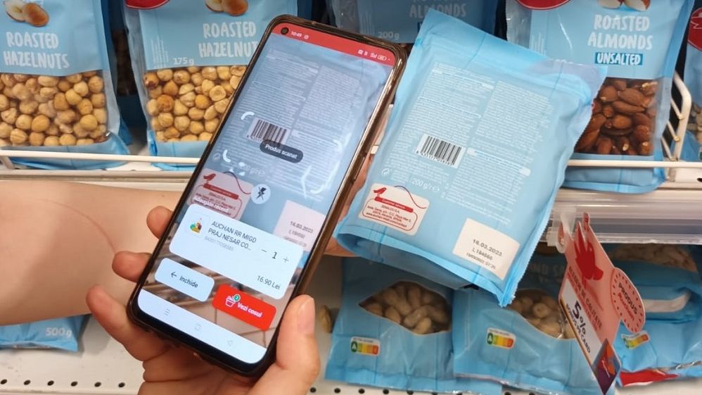 Ai venit, ai scanat, ai plătit. Auchan România lansează Scan&Go, un serviciu care ușurează considerabil cumpărăturile clienților