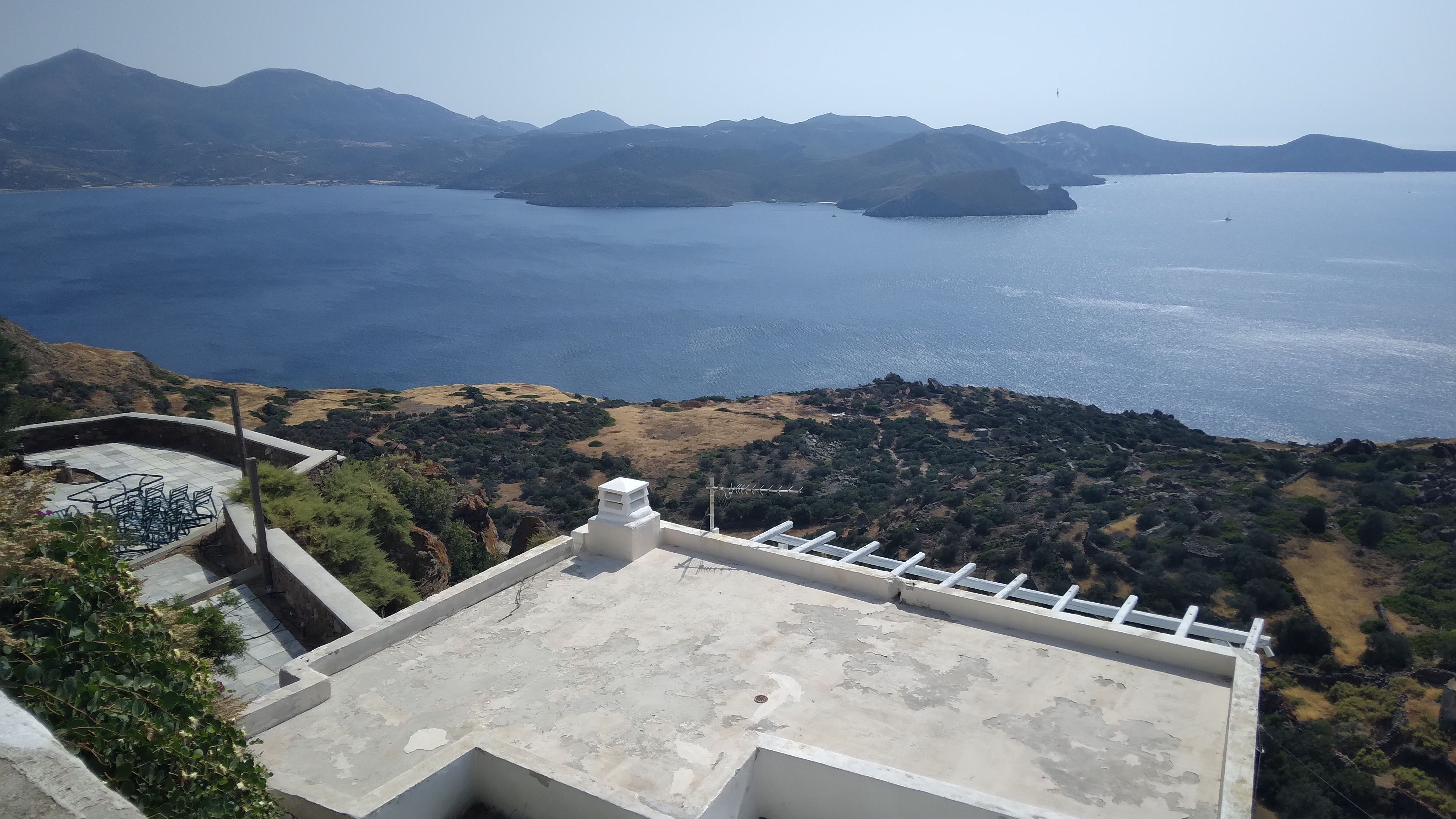 GALERIE FOTO | Milos, insula grecească cu plaje care poartă numele piraților