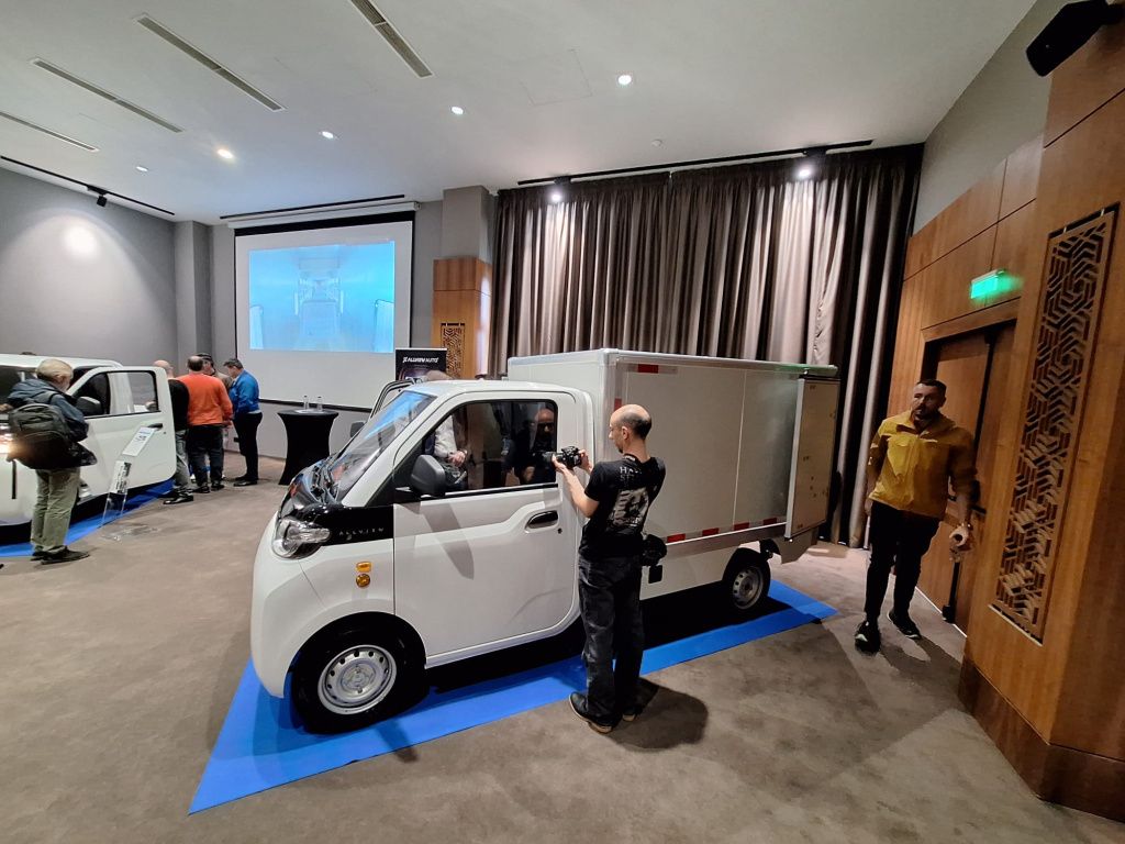 [FOTO] Allview intră în "žlumea" utilitarelor electrice. Cât costă noile modele - Imagine 11