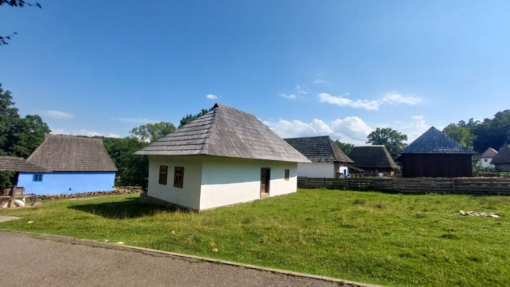 GALERIE FOTO | Cum arată cel mai spectaculos muzeu în aer liber al României - Imagine 88