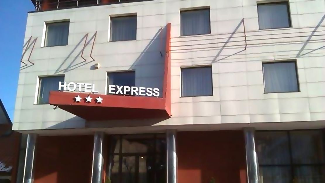 CFR Marfă a scos la vânzare hotelul Express din Predeal pentru 15 milioane lei