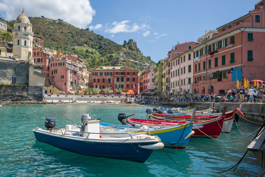 Cinque Terre - Sean Sweeney - Unsplash