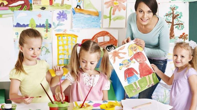 Principalele modificari din structura anului scolar viitor: "Scoala altfel", extinsa la opt zile