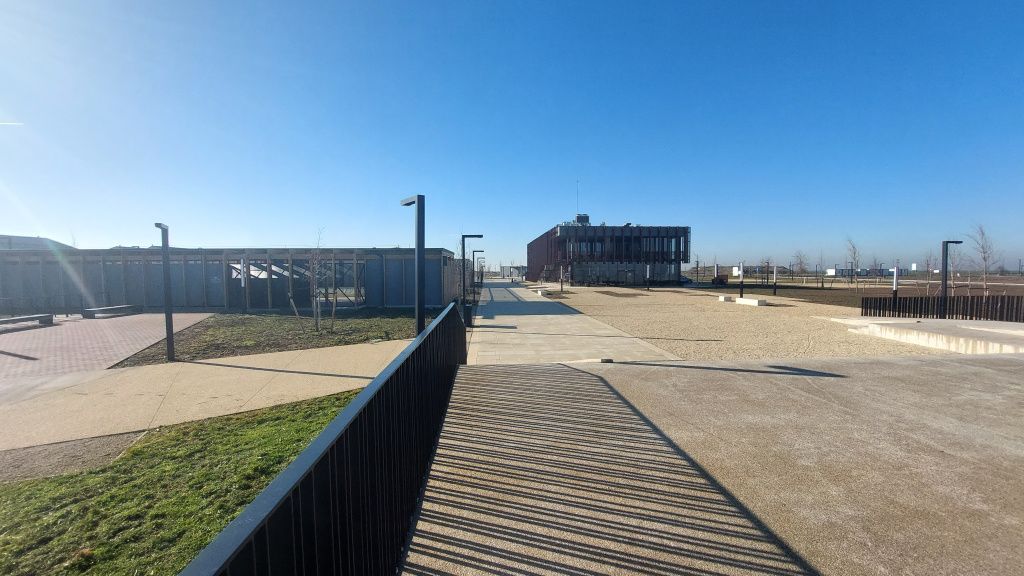 GALERIE FOTO | Cum arată "žacasă" la David Popovici, în complexul unde au numit o piscină dup - Imagine 34