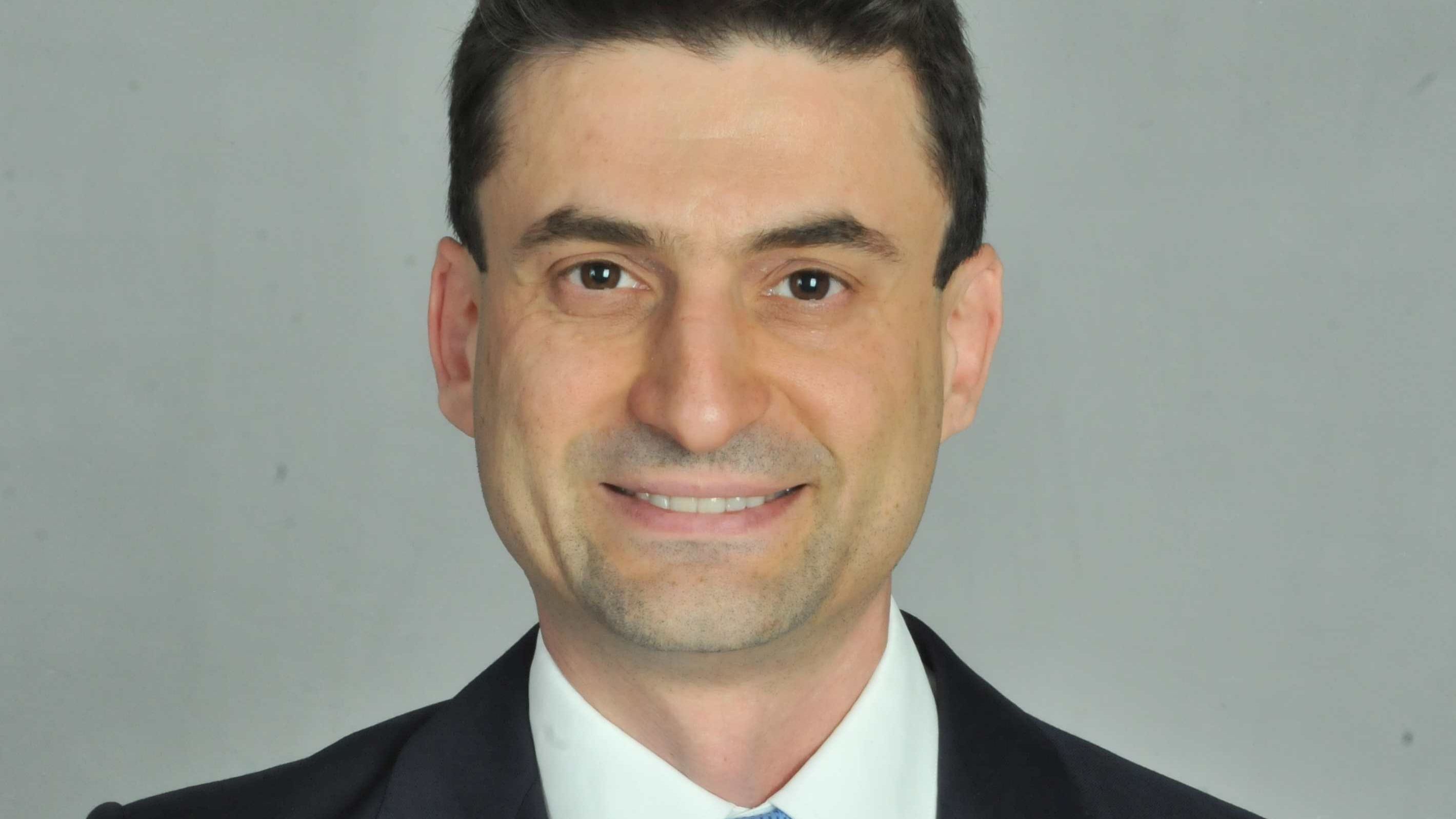 El este noul director al fabricii Ford din Craiova. A fost, anterior, la cârma unei fabrici care producea camioane Ford