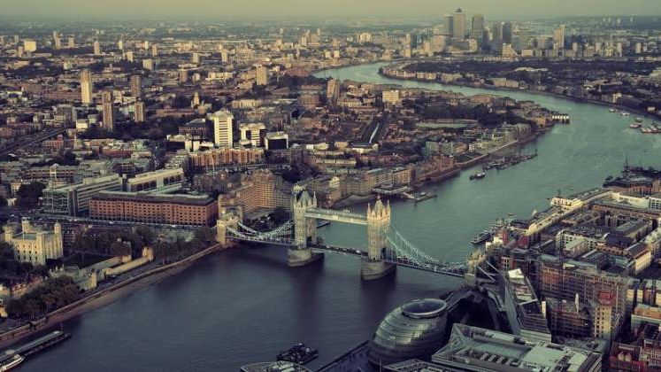 Preturile locuintelor din Londra au scazut pentru a cincea luna consecutiv