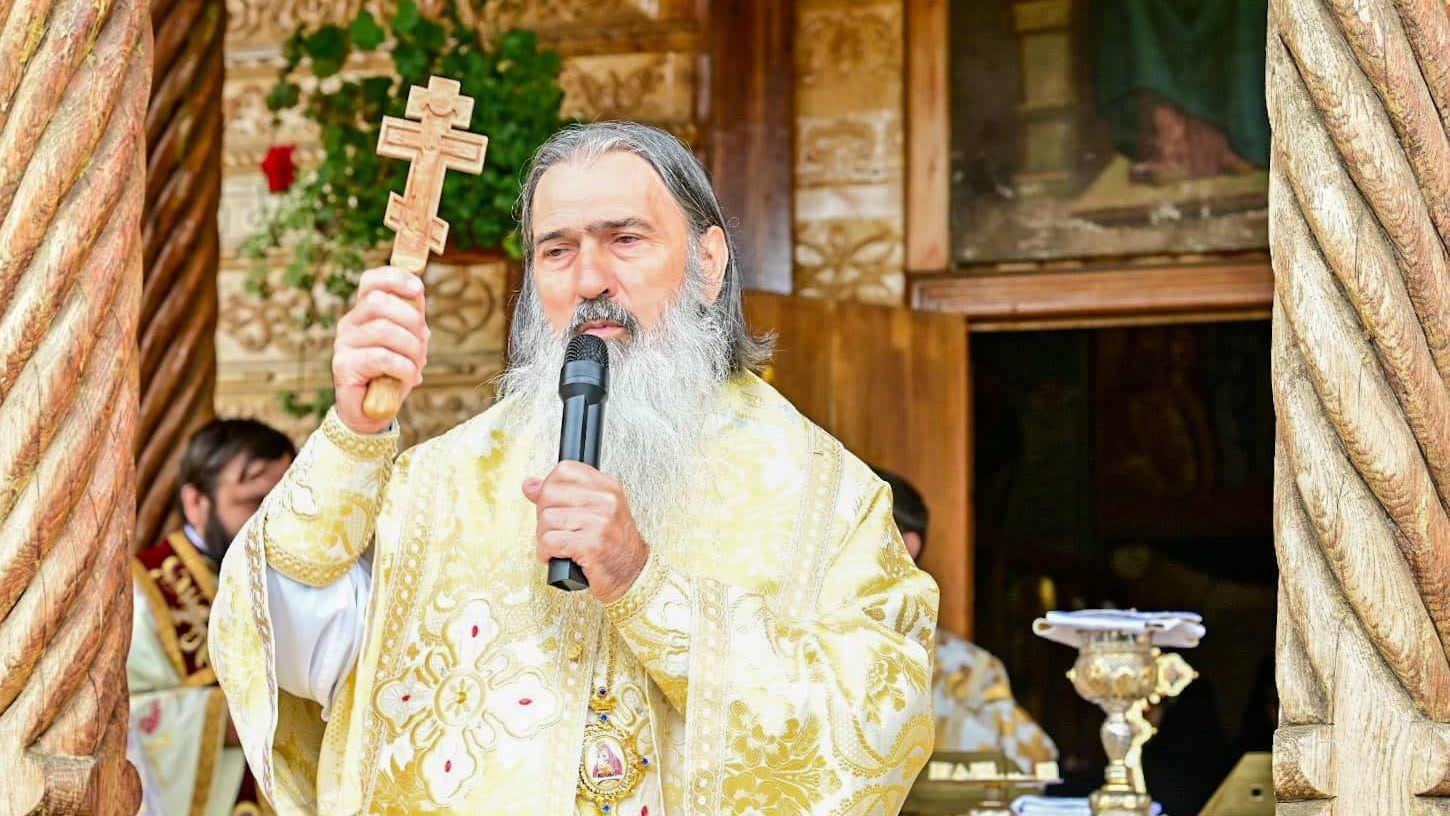 ÎPS Teodosie, despre turiștii români: Sunt oameni care merg la mare şi se duc total dezbrăcaţi, cu tot cu copii. Aici mi se pare o ruşine