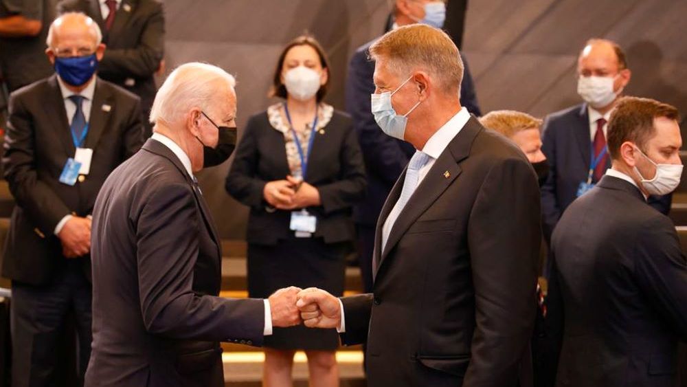 Klaus Iohannis, la Summitul NATO: L-am invitat pe președintele Joe Biden în România