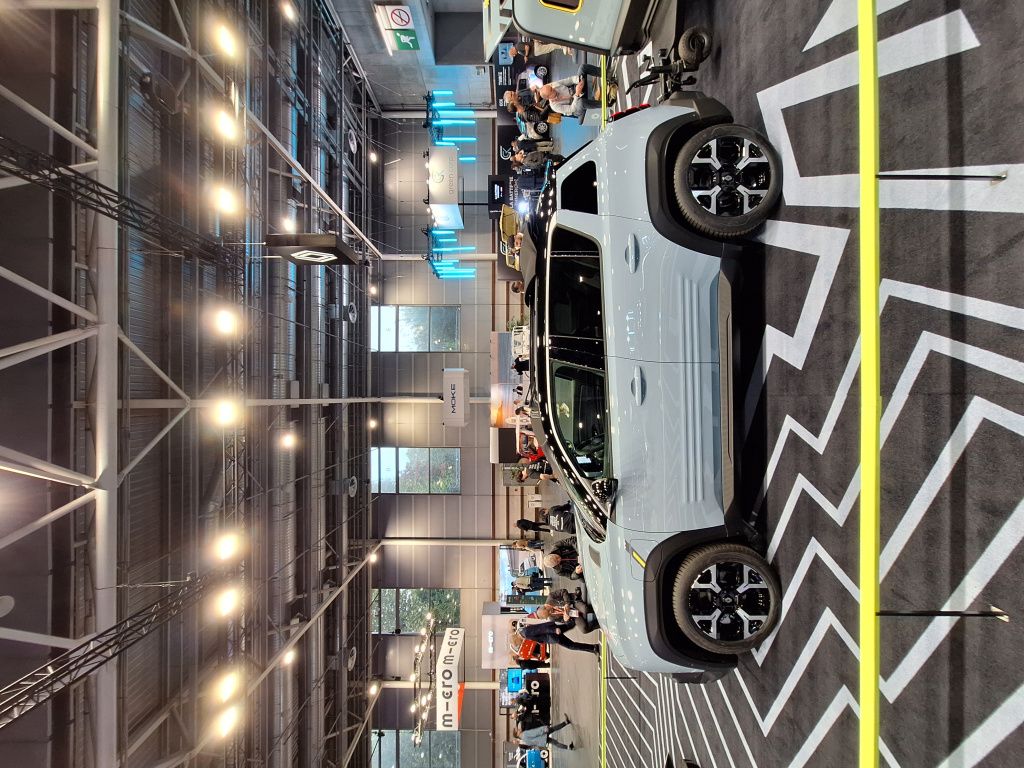 GALERIE FOTO | Noul Renault 4 E-Tech Electric a fost lansat la Paris. Cum arată, cât costă și ce - Imagine 33