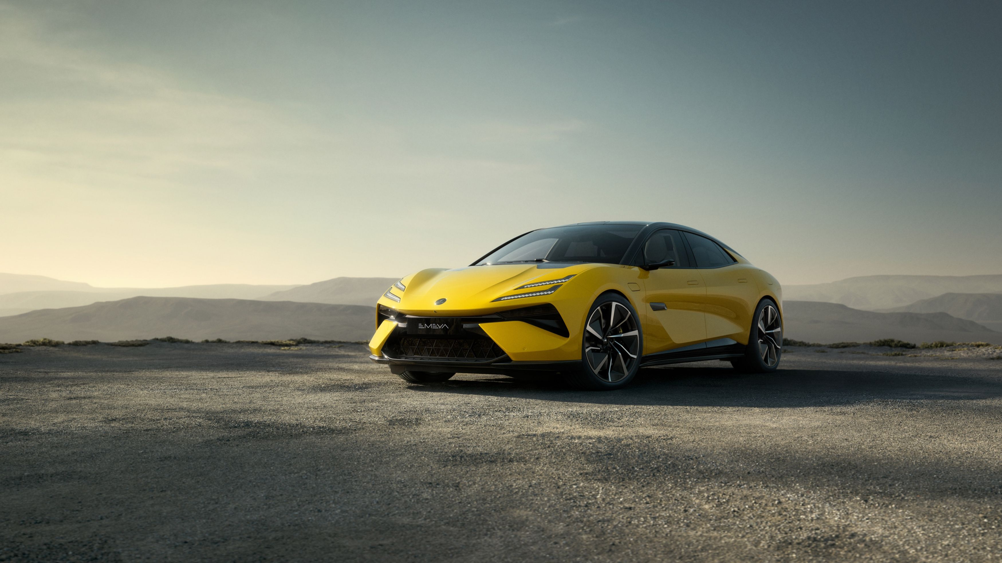 Lotus intră în arena super-berlinelor cu un model electric de peste 900 cai putere