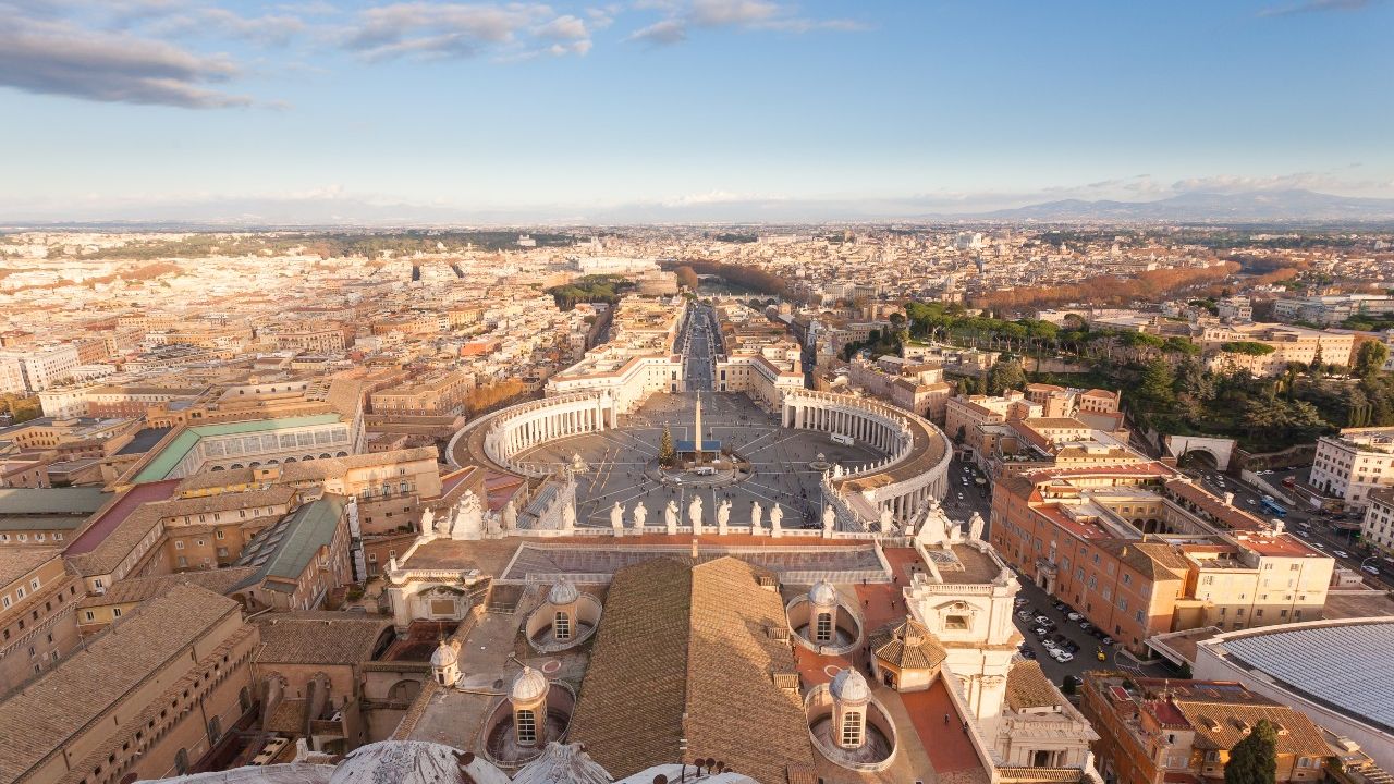 Autoritățile din Vatican și-au anunțat angajații că riscă să-și piardă locul de muncă
