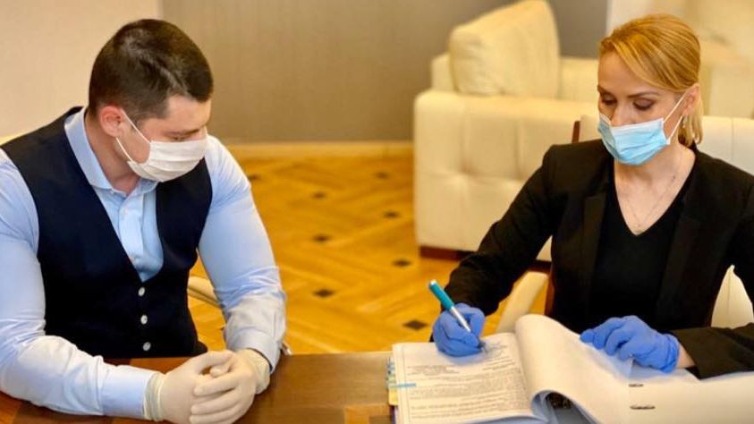 Primăria Capitalei a semnat contractul pentru achiziția celor 100 de troleibuze noi. Primul troleibuz va fi livrat în luna noiembrie a acestui an