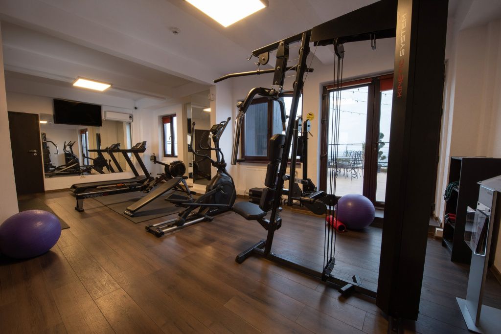 Hotelul Ambasador din Capitală are un nou proprietar! Hotelul va fi renovat și deschis sub un alt - Imagine 9