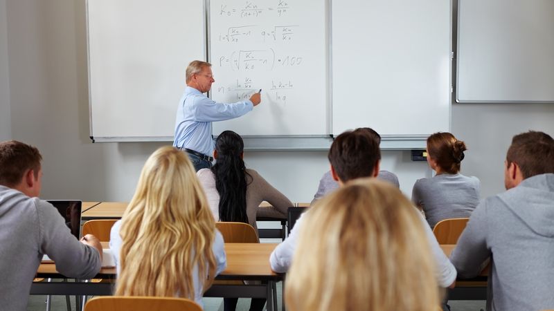 Admitere ASE. De ce te-ar interesa un master la Facultatea de Relatii Economice Internationale?