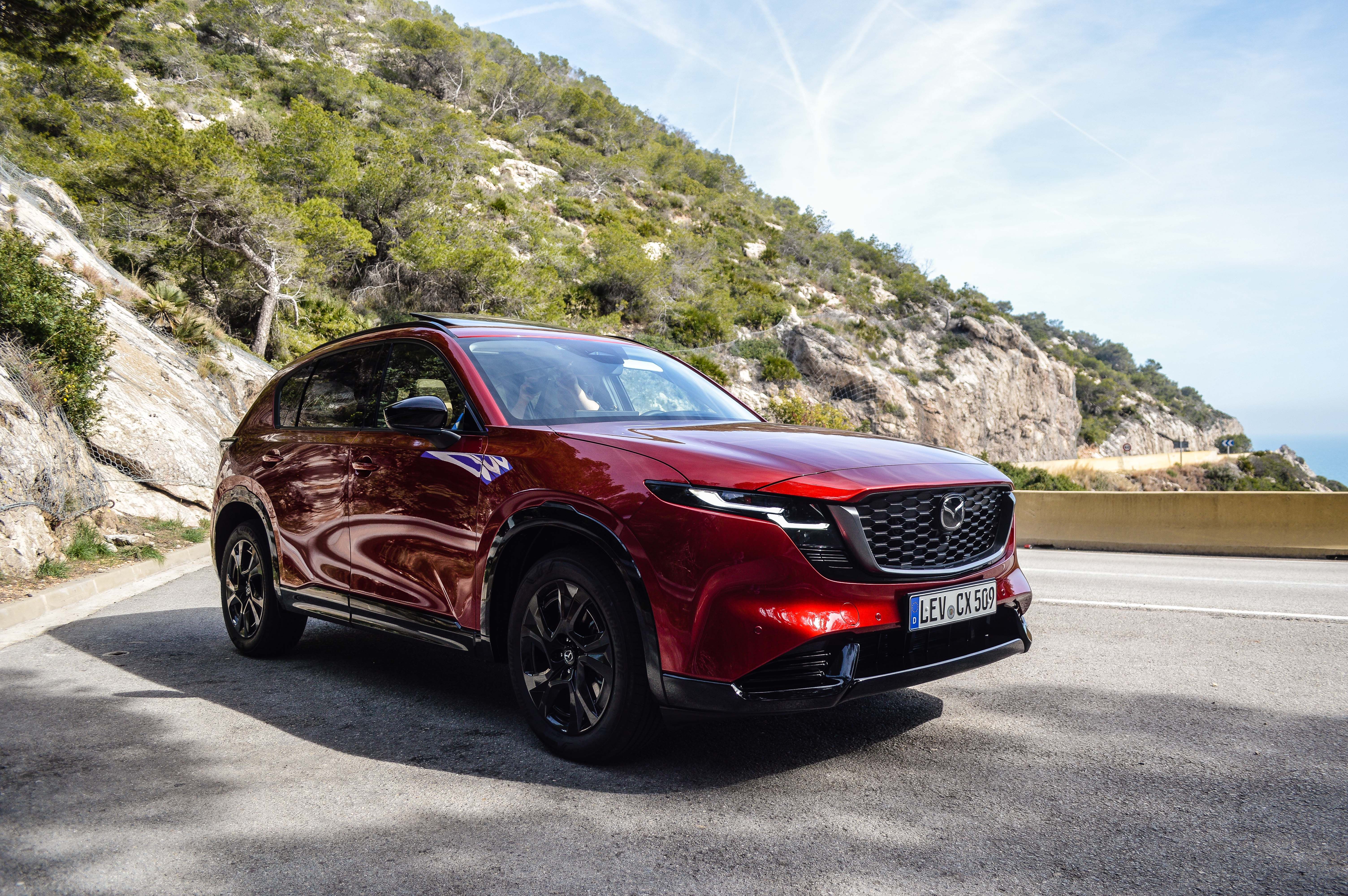 Prin contact cu Mazda CX-5 2026: Japonezii dovedesc că știu în continuare să facă un SUV pe care să vrei cu adevărat să-l conduci - Poza 3
