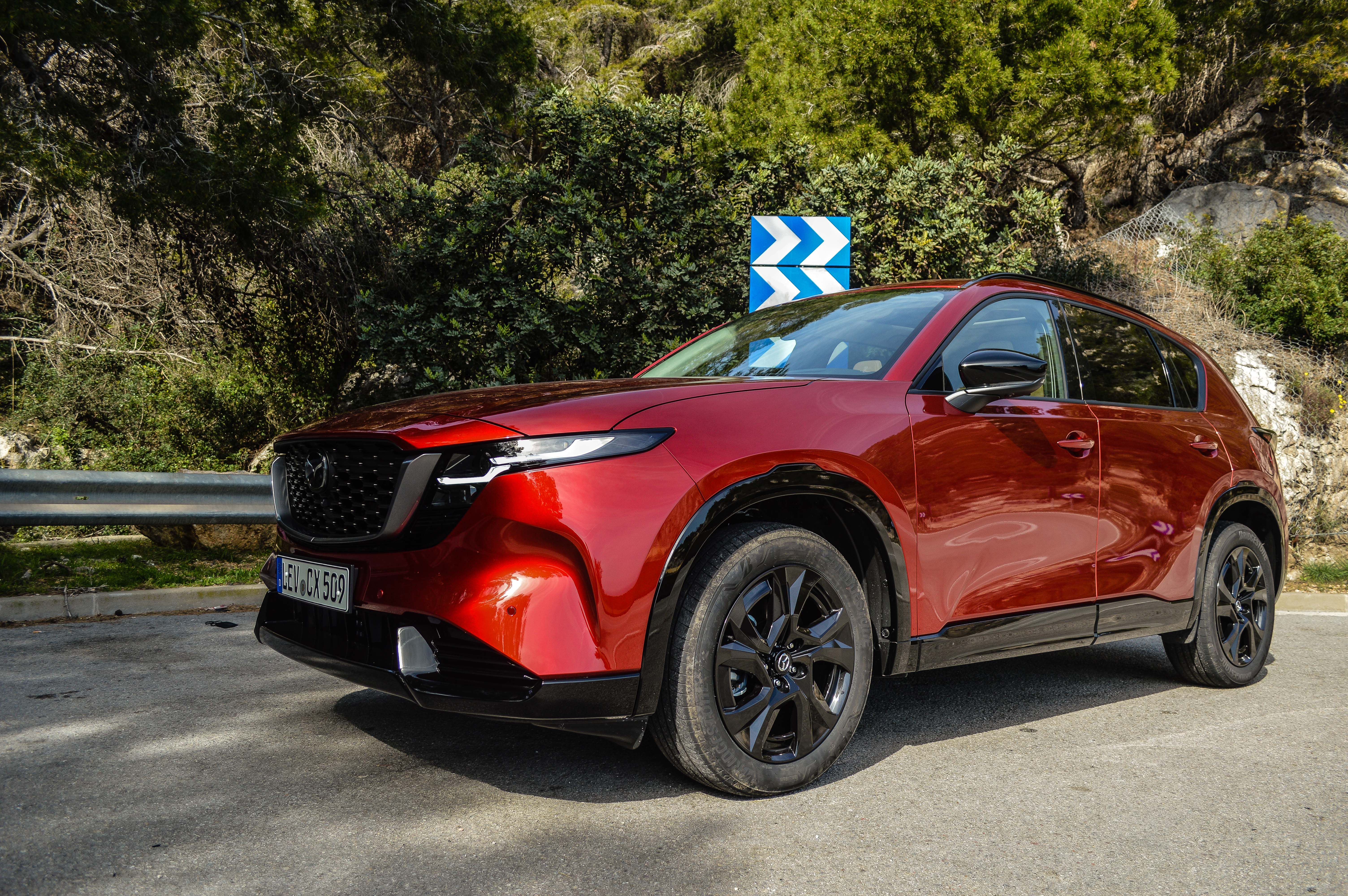 Prin contact cu Mazda CX-5 2026: Japonezii dovedesc că știu în continuare să facă un SUV pe care să vrei cu adevărat să-l conduci - Poza 1