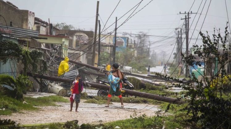 Aproape sapte milioane de oameni au primit ordin de evacuare in Florida si Georgia, inainte de uraganul Irma
