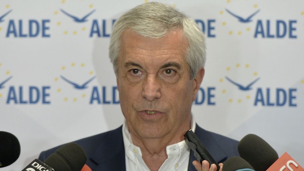 ALDE a decis sa iesirea de la guvernare si sustinerea lui Mircea Diaconu la prezidentiale. Tariceanu: Ministrii ALDE care nu se retrag din Guvern vor fi exclusi din partid