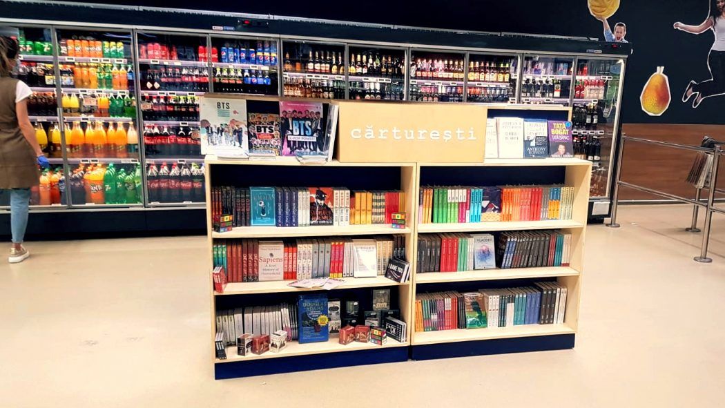 Cărturești și Mega Image extind parteneriatul și amplasează noi insule cu cărți în magazinele din țară ale retailerului
