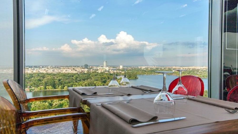 Investiții de 250.000 de euro pentru reamenajarea restaurantului 18 Lounge din Piața Presei