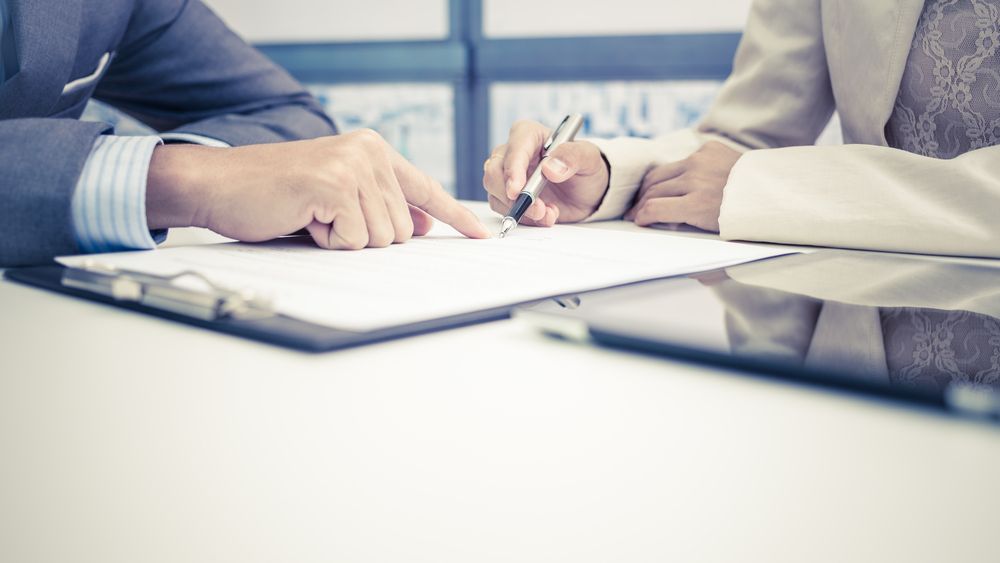 Solutie la indemana pentru companii: recrutarea pe baza de recomandari. Cat platesc angajatorii pentru referinte