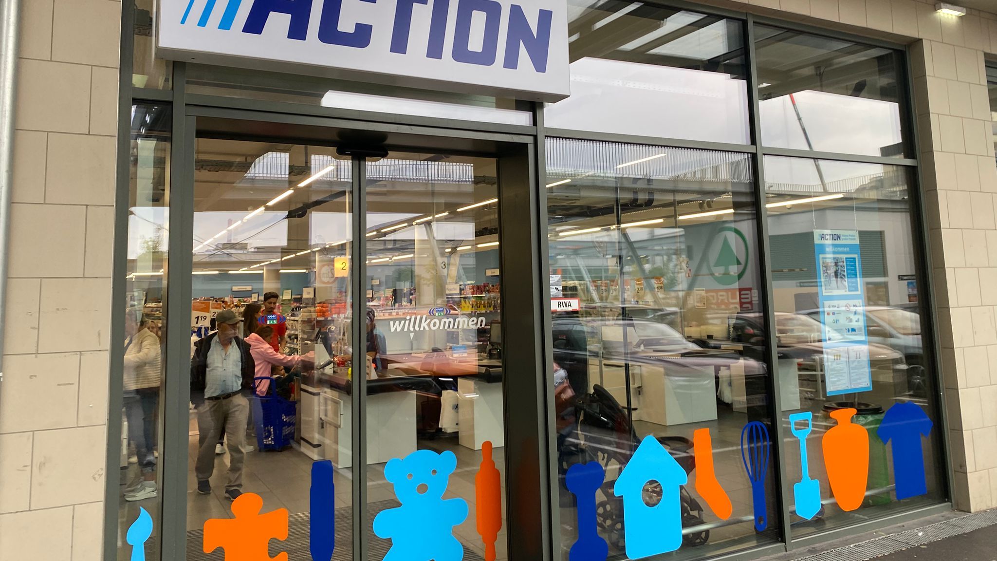 FOTO dintr-un magazin Action, noul lanț olandez care urmează să intre pe piața din România