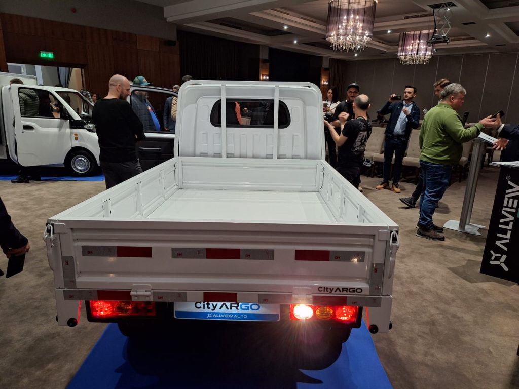 [FOTO] Allview intră în "žlumea" utilitarelor electrice. Cât costă noile modele - Imagine 16