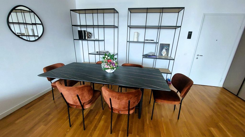 Cum arată un apartament nou cu două camere de 225.000 euro din centru Capitalei - Imagine 36