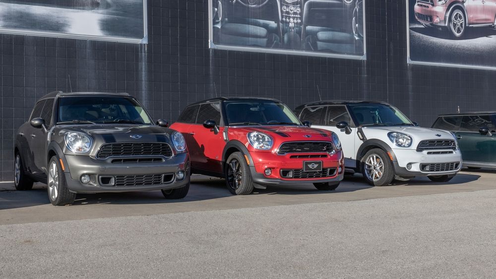 Mini îi învață pe americani cum să conducă mașini cu cutii de viteze manuale