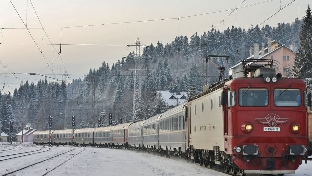 CFR: Temperaturile extreme schimbă mersul mai multor trenuri