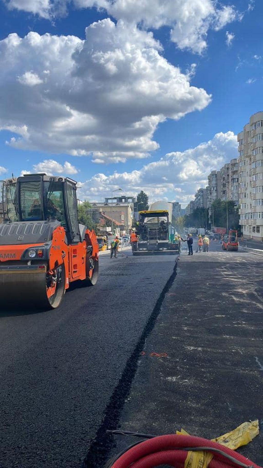 A început asfaltarea Pasajului Doamna Ghica. Când se va putea circula pe el - Imagine 2