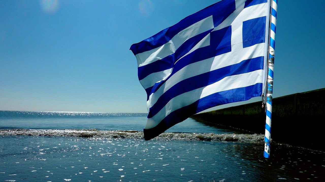 Intrarea turiștilor pe cale terestră în Grecia, cu test COVID-19 și formular, devansată