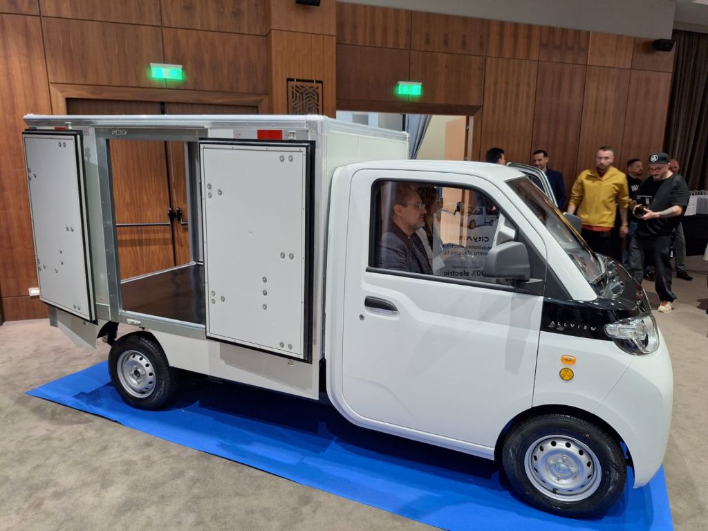 [FOTO] Allview intră în "žlumea" utilitarelor electrice. Cât costă noile modele - Imagine 17
