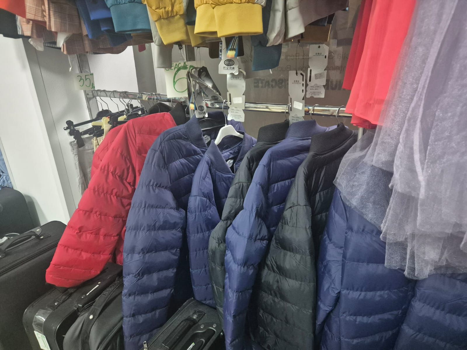 FOTO | Magazinul ANAF din București a primit marfă din Turcia. Fiscul s-a conformat și și-a pus POS - Poza 8