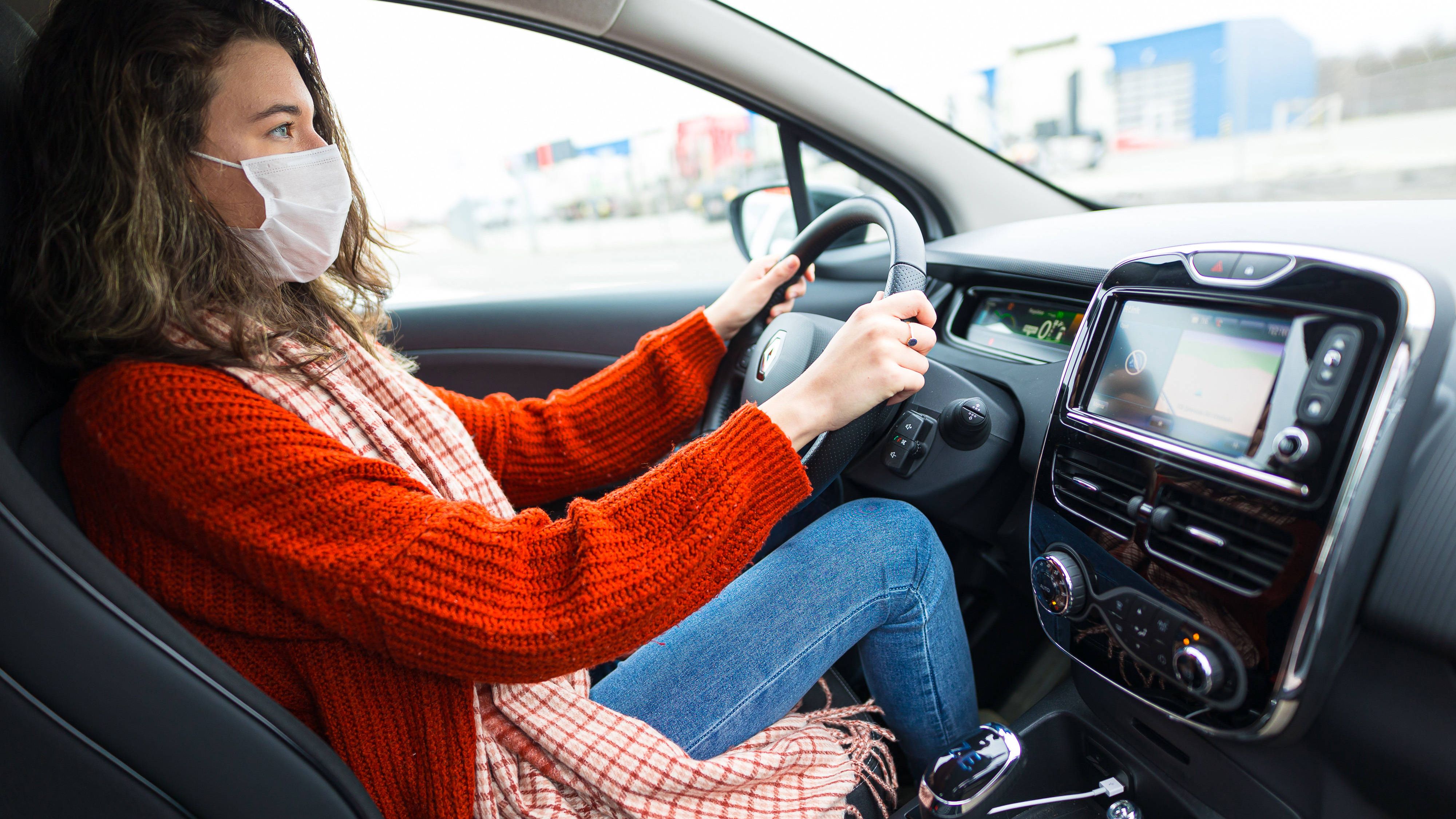 Mașinile electrice, cerute la școlile de șoferi în 2021