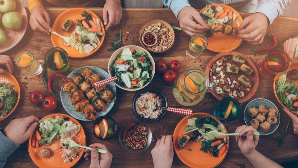 Românii au apetit pentru consumul local și faptele bune, dezvăluie programul Act for Good din aplicația Carrefour