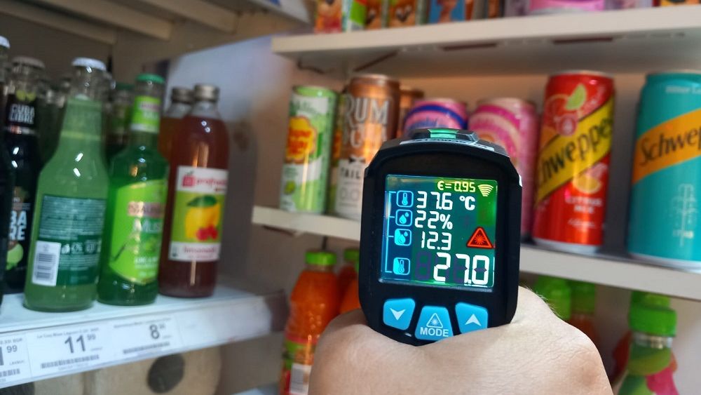 ANPC le aplică amenzi de aproape 2 milioane de lei unor producători de băuturi răcoritoare, în urma descoperirii mai multor nereguli