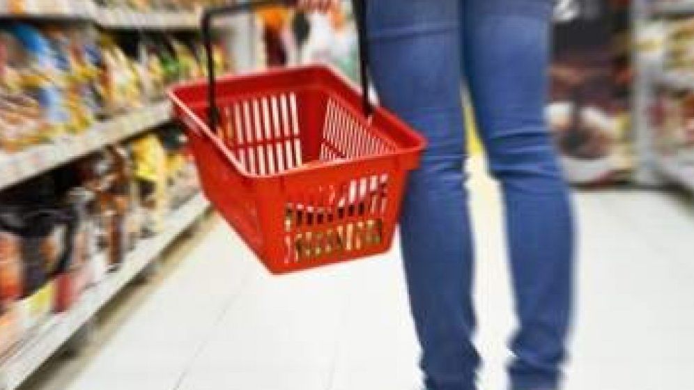 Soluții de cumpărături pentru vârstnici și persoane cu dizabilități în timpul restricțiilor impuse în pandemia Coronavirus. Retailerii și ONG-uri sar în ajutor