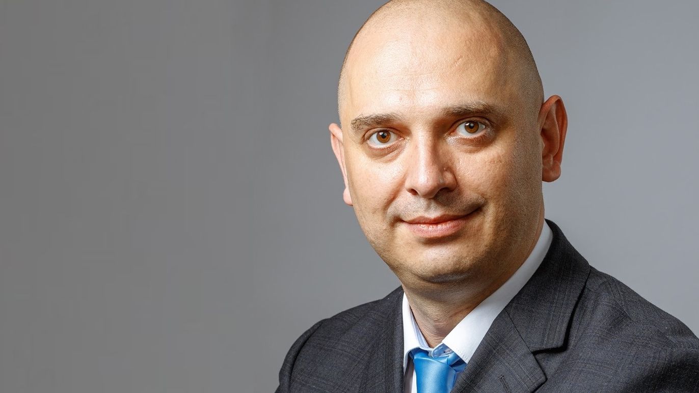 Radu Mihaiu: Ne cad copacii în cap! PMB nu emite avizele necesare pentru defrișări și toaletări
