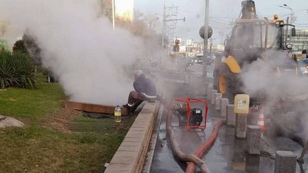 Peste 1.000 de blocuri din București, fără apă caldă. Cât durează lucrările la sistemul de termoficare