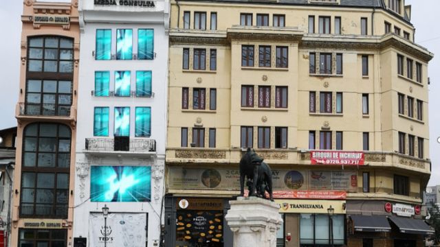(P) La începutul verii, se anunţă o explozie de culoare pe faţada istoricei clădiri, „Casa cu Lei”, situată în Piaţa Latină, la intrarea pe Strada Lipscani