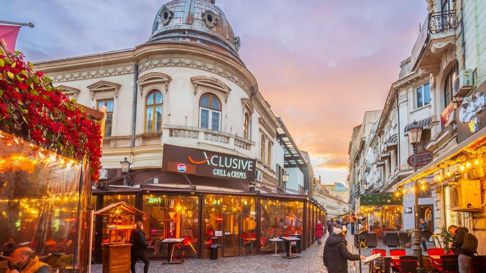 Ce să faci în minivacanța de 1 Mai în Capitală: de la festivaluri și degustări de mici, la karaoke, pool party și concerte