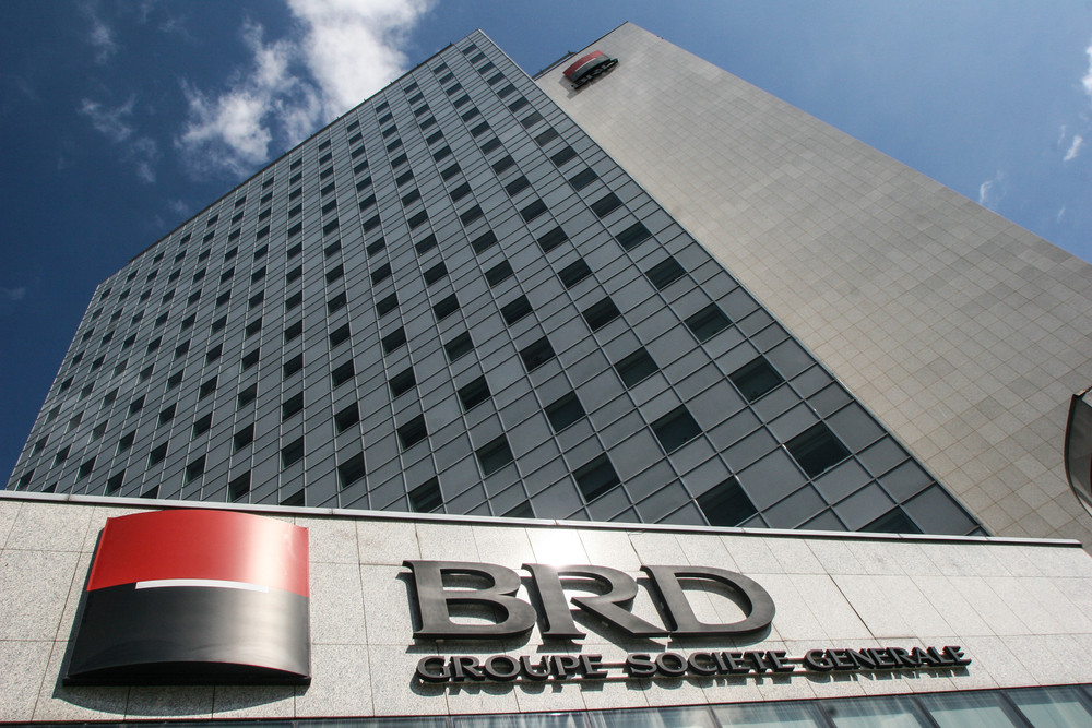 Angajații BRD intră în grevă: Bancherii opresc munca două ore și cer salarii mai mari, mai mulți bani pentru pensia privată și să li se respecte pauza de masă