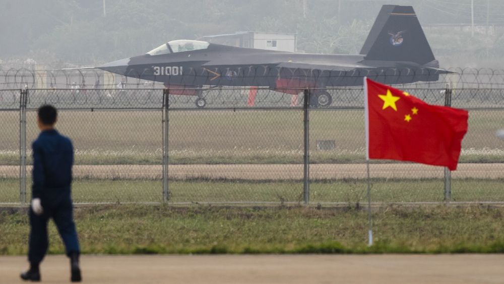 China a mobilizat avioane cu ”muniții reale” pentru a simula încercuirea Taiwanului