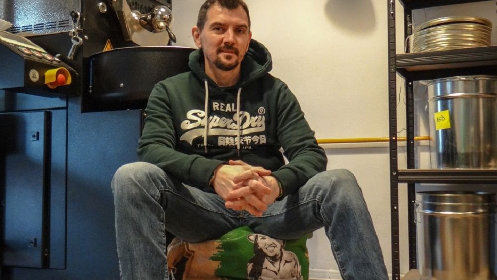 Un fost vicecampion mondial la prăjit cafea pariază pe o nouă cafenea în București, o investiție care se ridică la 60.000 de euro