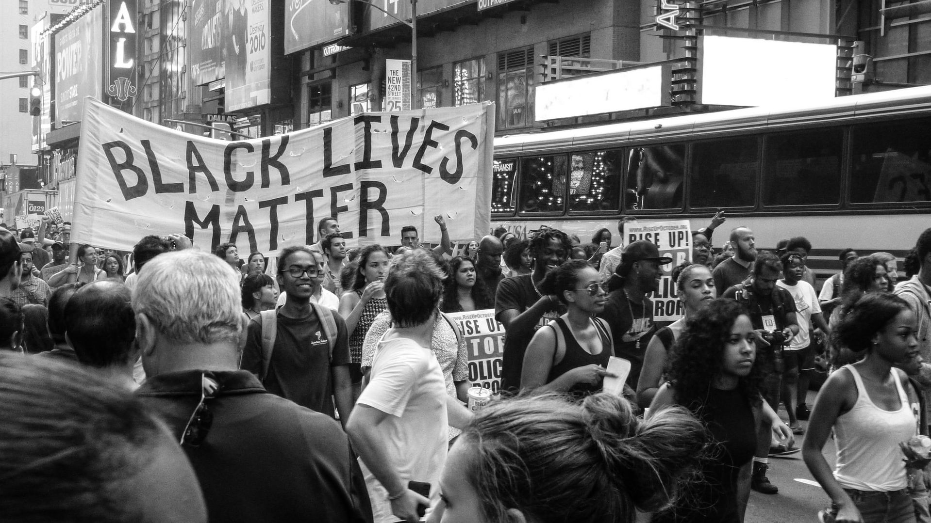 Fiica primarului New York-ului, Bill de Blasio, arestată la un protest de sâmbătă noapte