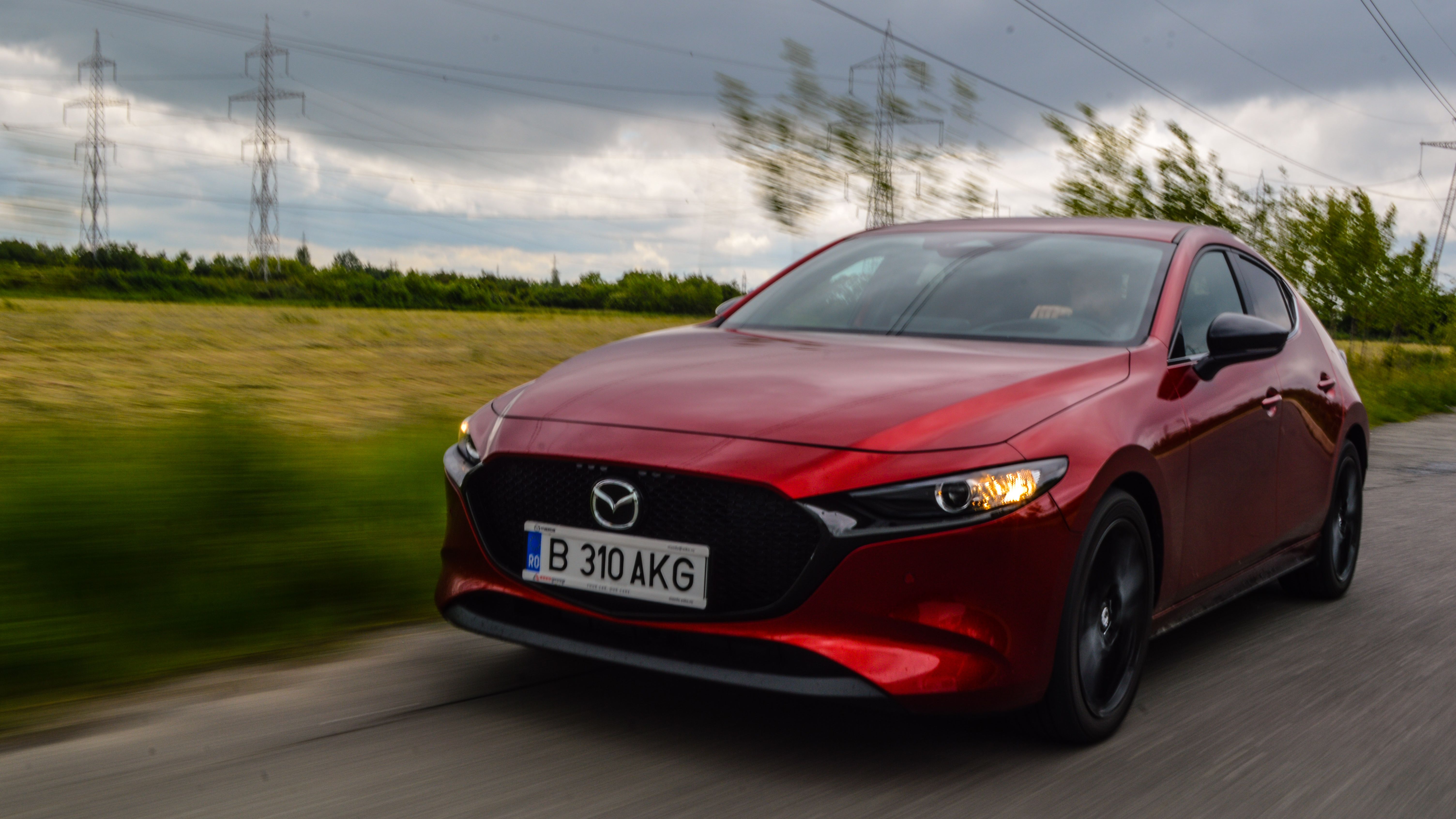 [FOTO] Test Drive Mazda3 | Hibrida japoneză care nu îmbătrânește, dar oferă o experiență de modă veche. Cât costă, cum se conduce și ce performanțe are