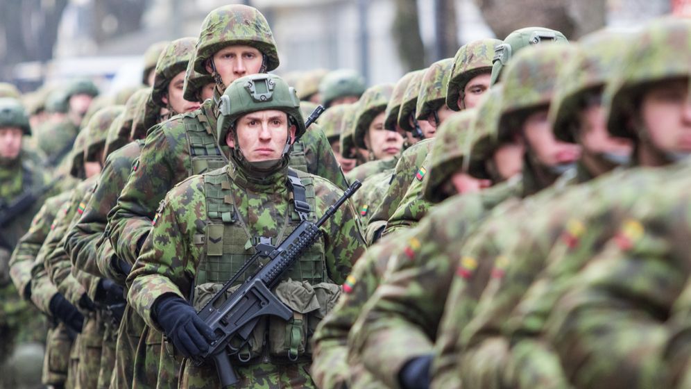 [VIDEO] NATO își echipează forțele împotriva unui posibil atac nuclear, chimic sau biologic